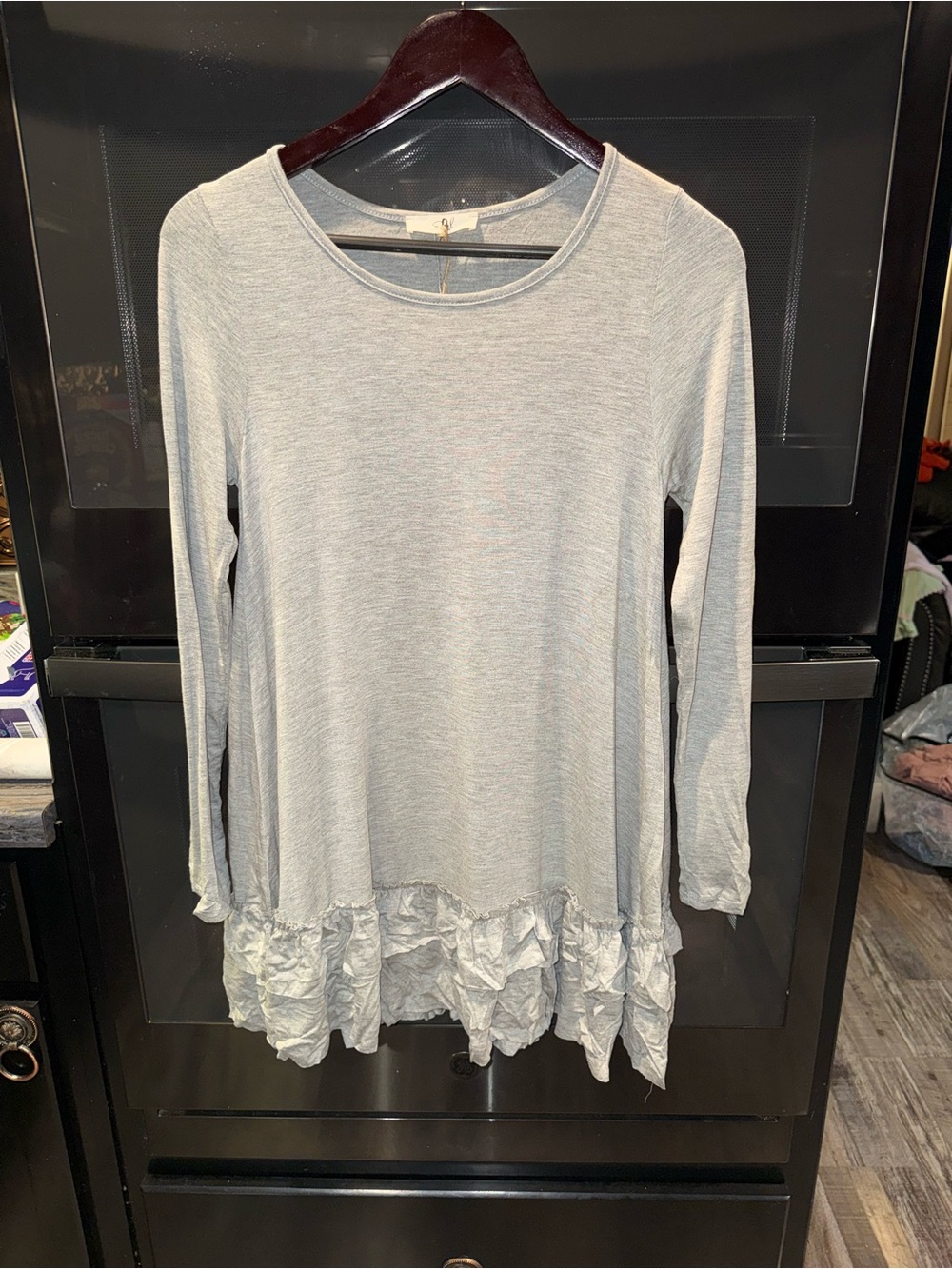 Easel Women’s Gray Long Sleeve Ruffle Top